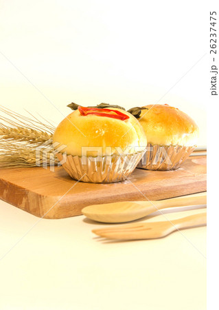 Chicken Green Curry bread on wooden plate Chicken Green Curry bread on wooden plate 26237475