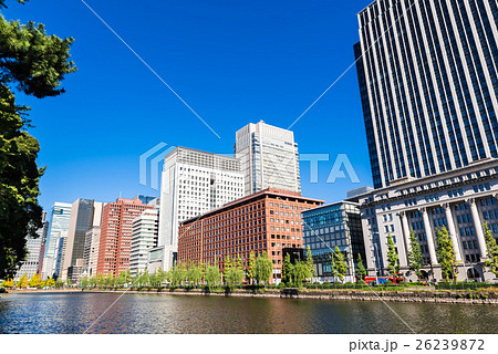 東京　馬場先濠と丸の内の町並み 26239872