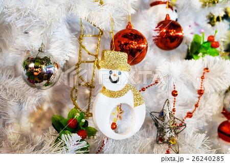 White christmas tree hang toy snowman 26240285