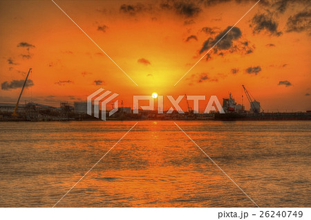 日本海に沈む夕日 26240749