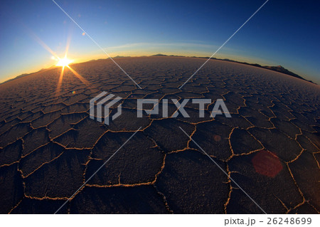 Salar de Uyuni, salt lake, Bolivia 26248699