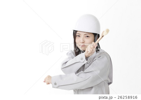 塗装業の若い女性 塗装業の若い女性 26258916
