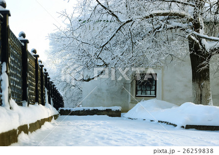 fence covered snow winter park fence covered snow winter park 26259838