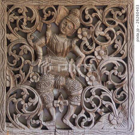 sculptured wood 26260403