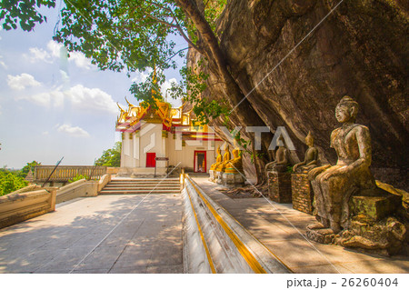 Buddha statue 26260404
