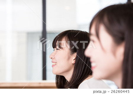 塾で授業を受ける女子生徒 26260445