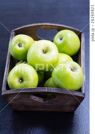 crop of apples 26260821