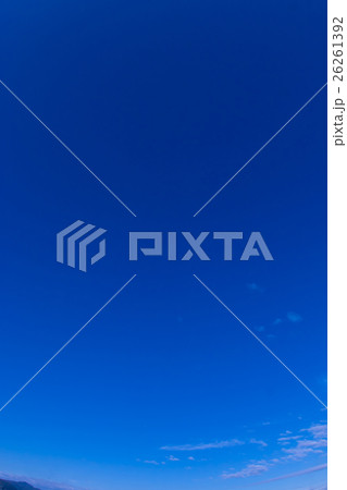 11月早朝の空と雲(レタッチで誇張 縦) 11月早朝の空と雲(レタッチで誇張 縦) 26261392