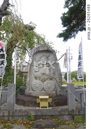 信州　大町の文化財　大黒町追分の石造大黒天像　江戸末期の高遠石工の製作 26265489