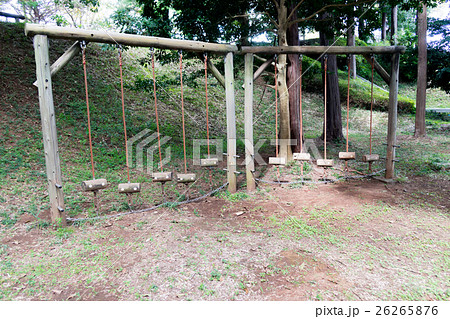 一本吊り丸太のアスレチック 26265876