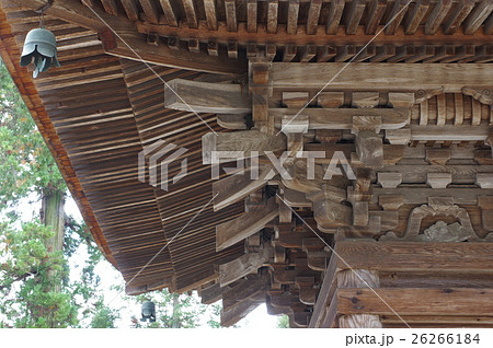 信州　安曇野大町の神社　若一王子神社（にゃくいちおうじじんじゃ）　三重塔 26266184