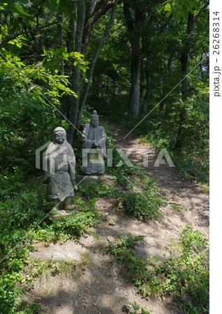 信州安曇野の文化財　石仏　普寛・覚明像　善光寺街道の脇道で旅人の安全祈願 26268314