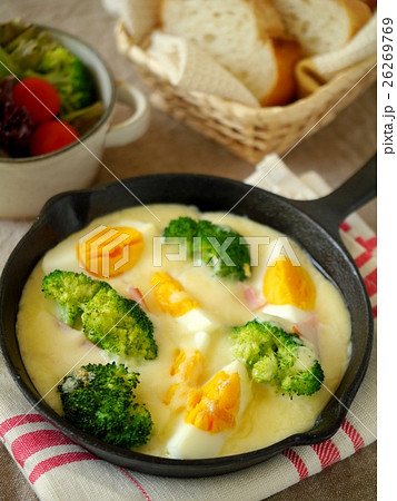 ブロッコリーとゆで卵のグラタンのランチイメージ ブロッコリーとゆで卵のグラタンのランチイメージ 26269769