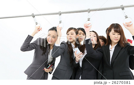 ビジネス　大人数　電車　通勤 26270381