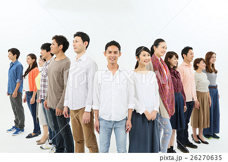 人物 私服 大人数 の写真素材 [26270635] - PIXTA