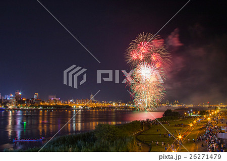 花火 キラキラ輝くもの 線香花火 26271479