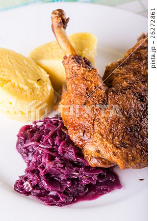Duck breast with red cabbage and crispy skin Duck breast with red cabbage and crispy skin 26272861