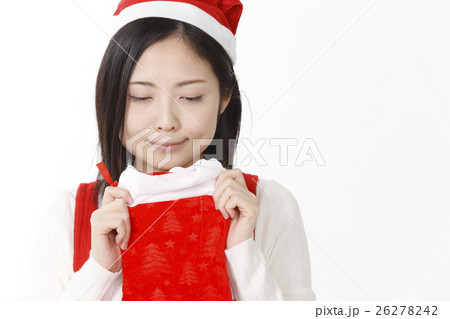 サンタに変装した若い女性 26278242