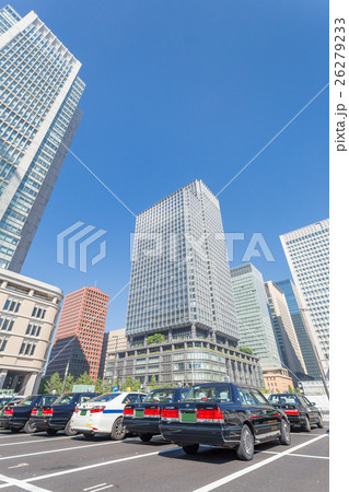 東京_丸ノ内_ビジネス街とタクシー 東京_丸ノ内_ビジネス街とタクシー 26279233