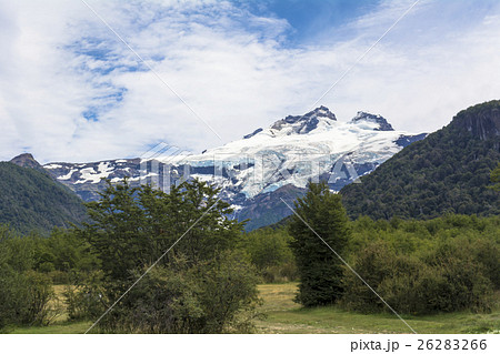 アンデス山脈のトロナドール山 26283266