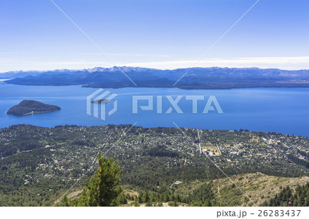 バリローチェの展望台よりナウエル・ウアピ湖 バリローチェの展望台よりナウエル・ウアピ湖 26283437