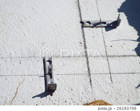 捨てコンの上に墨出ししてセパレーターを設置します 26283706