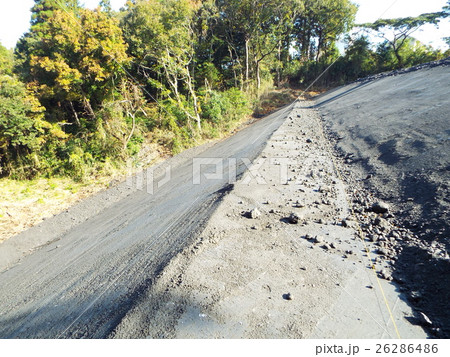 建設発生土は改良土となって盛土に活用されています 26286486
