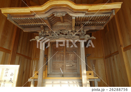 信州 安曇野 渋田見諏訪神社内 金比羅宮本殿 横 安曇野の名工 豊八一門の製作 蟹の彫刻が珍しい 信州 安曇野 渋田見諏訪神社内 金比羅宮本殿 横 安曇野の名工 豊八一門の製作 蟹の彫刻が珍しい 26288756