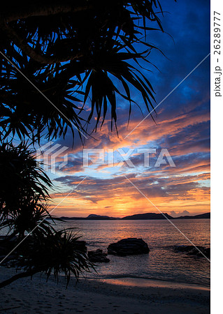 渡嘉敷島の夕日 26289777