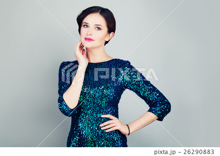 Glamorous Woman in Glitter Fashionable Dress 26290883
