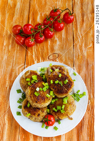 Roasted chicken cutlets with green onion 26295148