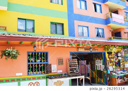 コロンビアの観光地、グアタペの街並み 26295314