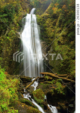 秋田県　紅葉の抱返り渓谷 26300138
