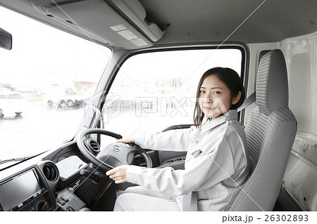 女性トラック運転手イメージの写真素材