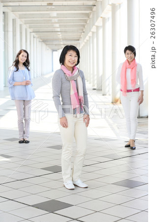 ミドル 女性 仲良し ミドル 女性 仲良し 26307496