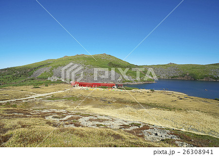 晩秋の白馬大池と白馬大池山荘 26308941