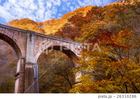 めがね橋-紅葉 26310286