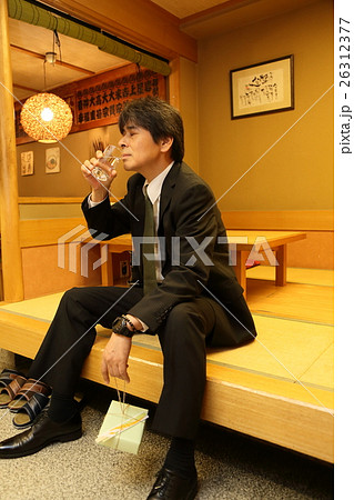 忘年会 居酒屋 酔っ払い 忘年会 居酒屋 酔っ払い 26312377
