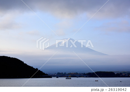 河口湖からの富士 26319042