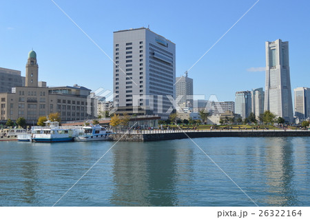 象の鼻から見た、横浜税関、神奈川県警本部、そしてランドマークタワー 26322164