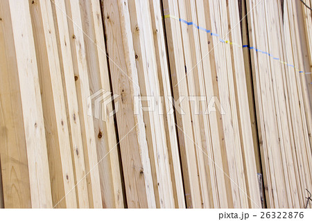 材木屋の木材が並んだ背景イメージ素材 26322876