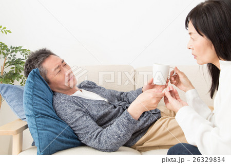 体調不良の夫 26329834
