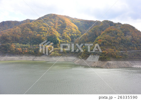 月山湖の紅葉 26335590