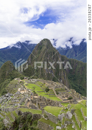 マチュピチュ遺跡とワイナピチュ山 マチュピチュ遺跡とワイナピチュ山 26338287