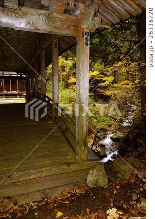 信濃三十三観音 栗尾山 満願寺（第二十六番札所）屋根付きの美しい太鼓橋　極楽浄土への橋 26338720