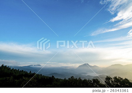 湯布院の夜明 朝霧 湯布院の夜明 朝霧 26343361