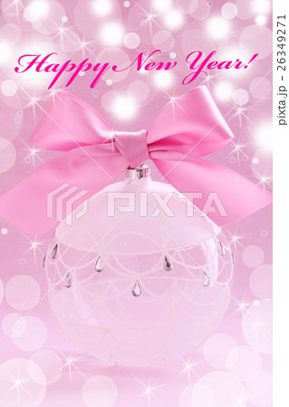 ピンクのリボンのクリスマスボールオーナメント　Happy New Year 26349271