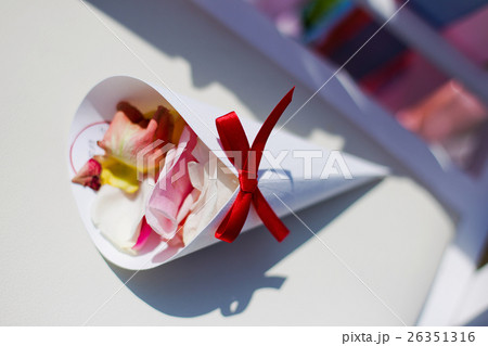 rose petals in the wedding envelope rose petals in the wedding envelope 26351316