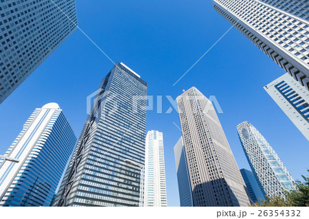 東京_新宿_高層ビル街ビジネスイメージ 26354332