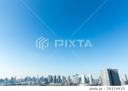 東京 都会 ビル 青空 26354410